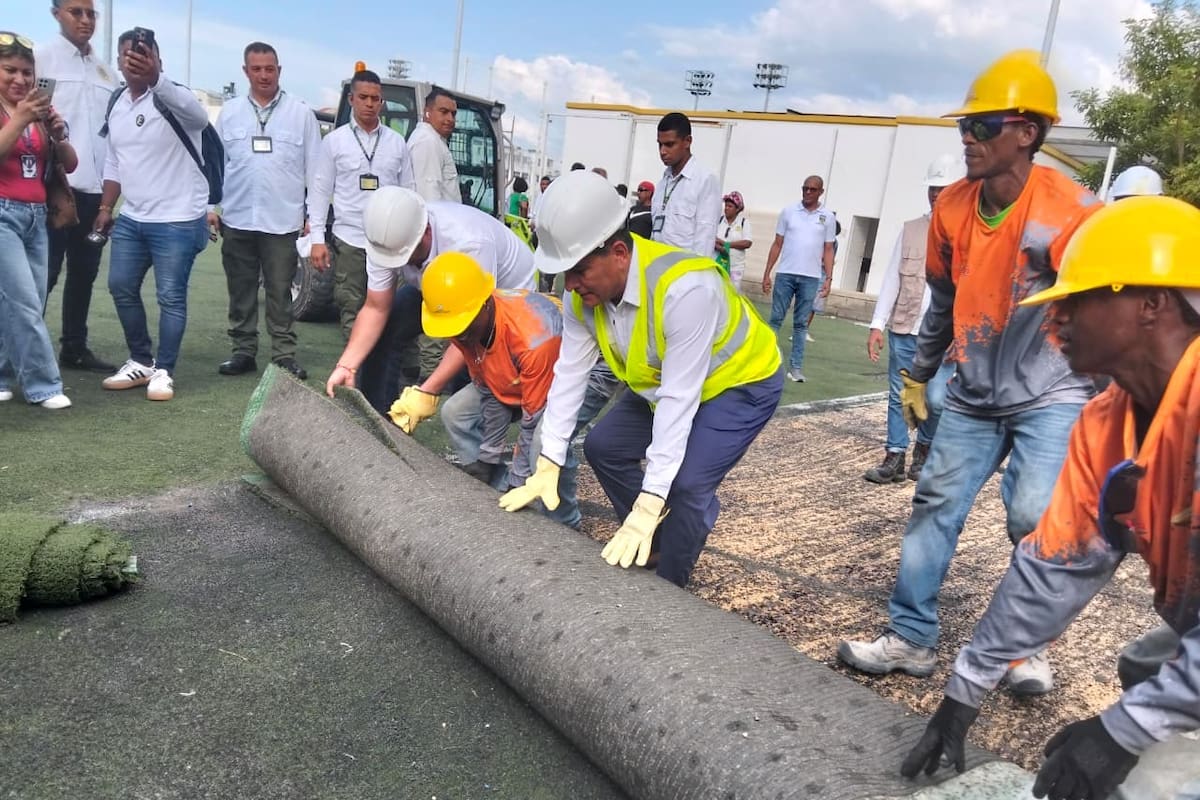 Comienzan obras en canchas de Alameda La Victoria: esta es la inversión
