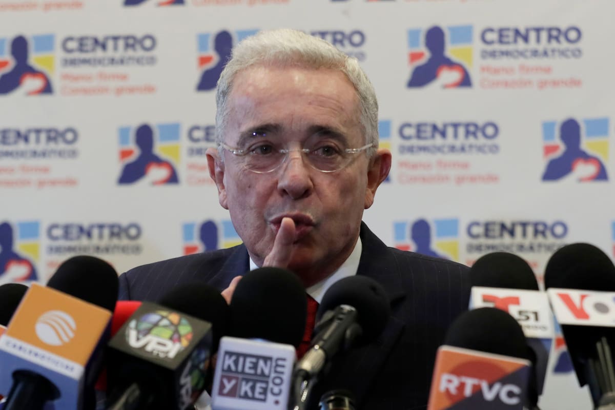 Gobierno y oposición chocan por cifras de educación superior en Colombia