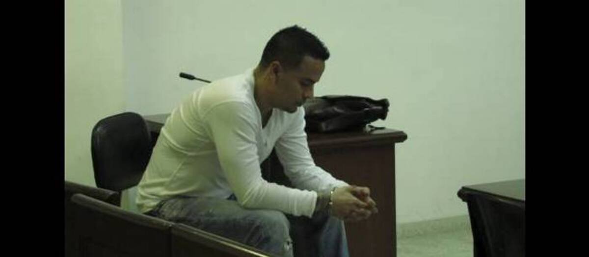 El cantante del género urbano, recluido en la cárcel Bellavista desde el primero de junio, escuchó este jueves en sala de audiencias el escrito de acusación en su contra por el ataque del que fue víctima uno de los asistentes a una fiesta en la cual Style se presentaba. ColPrensa