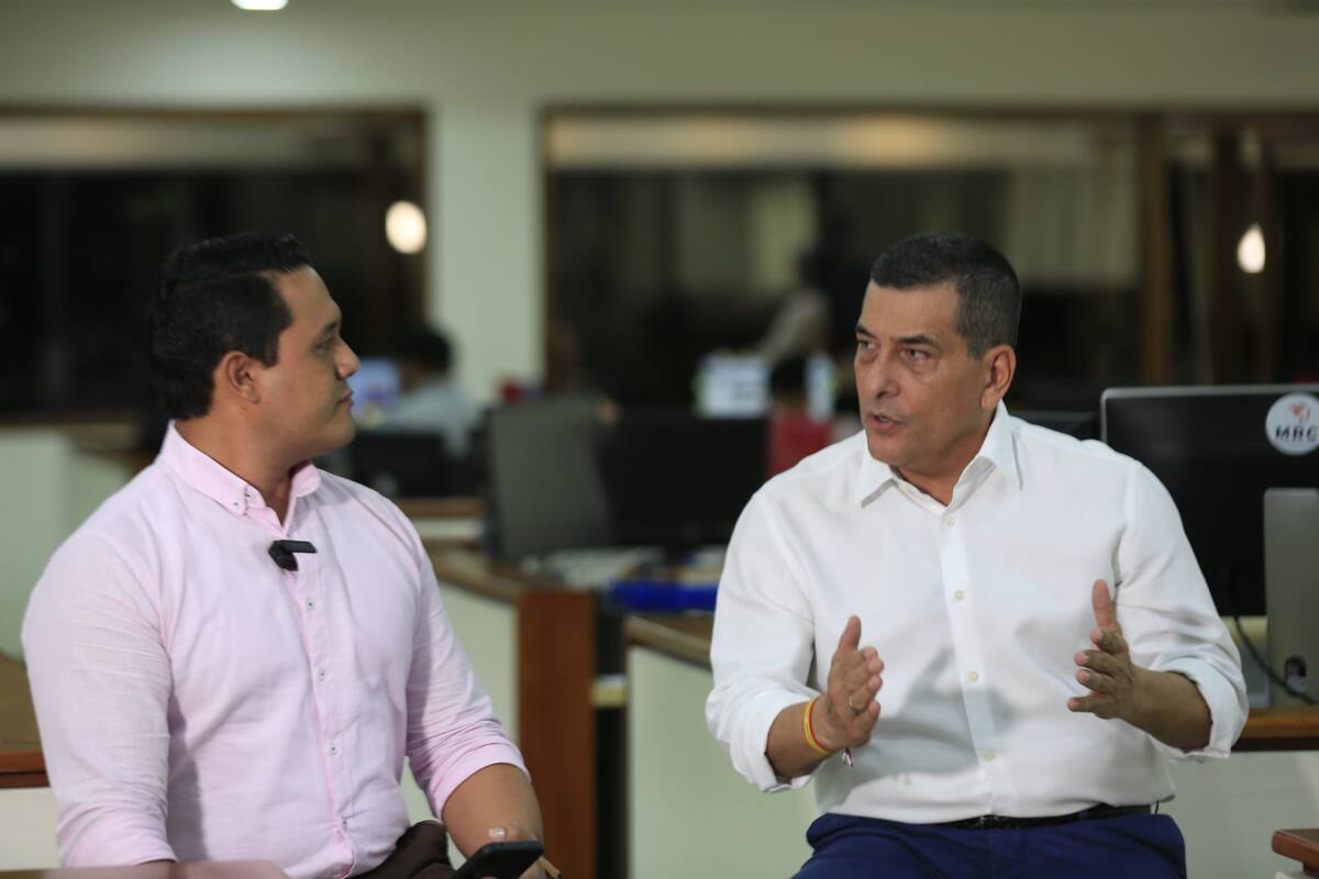 Alcalde Dumek Turbay en entrevista con El Universal.// Foto: Luis Hrram.