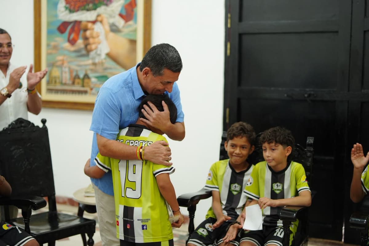 Alcalde Dumek Turbay impulsa el sueño de Los Cracks en Ecuador. // Foto: cortesía de la Alcaldía de Cartagena.