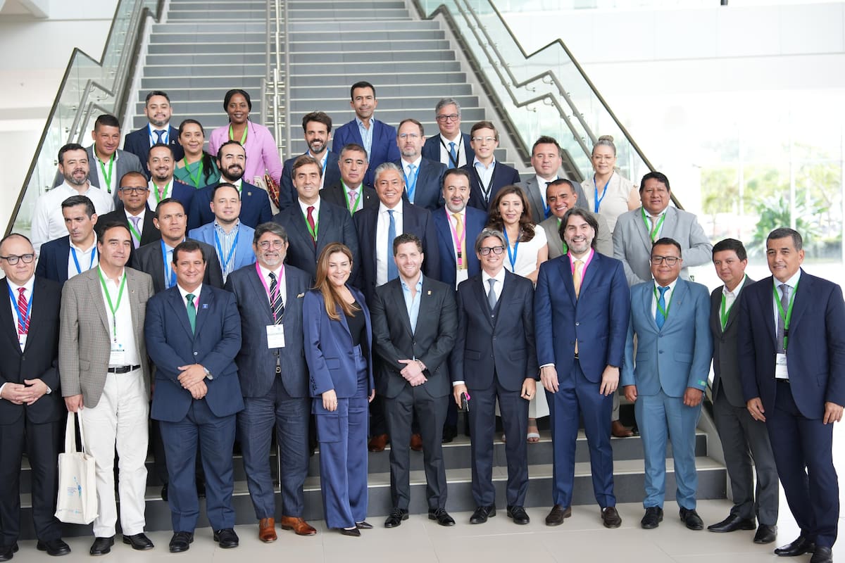 Alcalde Dumek Turbay participa en foro económico internacional sobre el desarrollo de América Latina y el Caribe