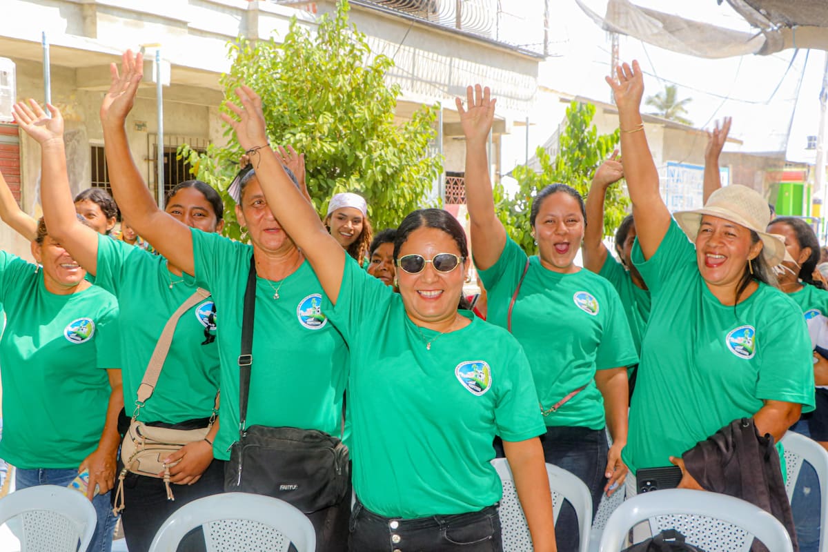 Alcaldía de Achí entregó banco de maquinaria para fortalecer labores del campesinado local. // Cortesía - Alcaldía de Achí