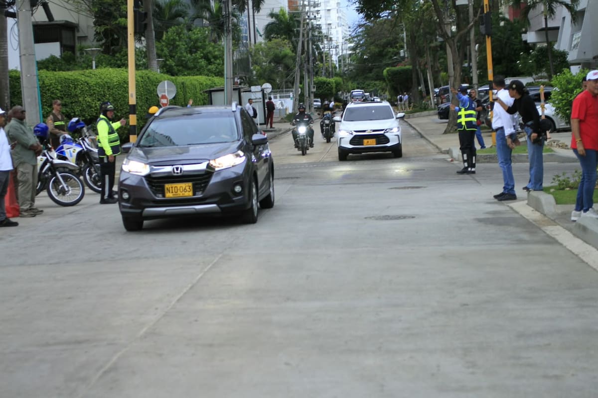 Alcaldía de Cartagena entregó el primer tramo del proyecto 4 en 1 en Bocagrande. // Foto: Óscar Díaz Acosta - El Universal