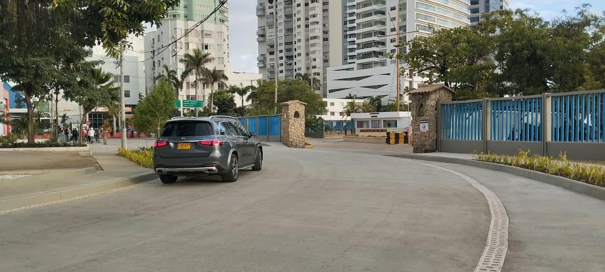Alcaldía de Cartagena entregó el primer tramo del proyecto 4 en 1 en Bocagrande. // Foto: Óscar Díaz Acosta - El Universal