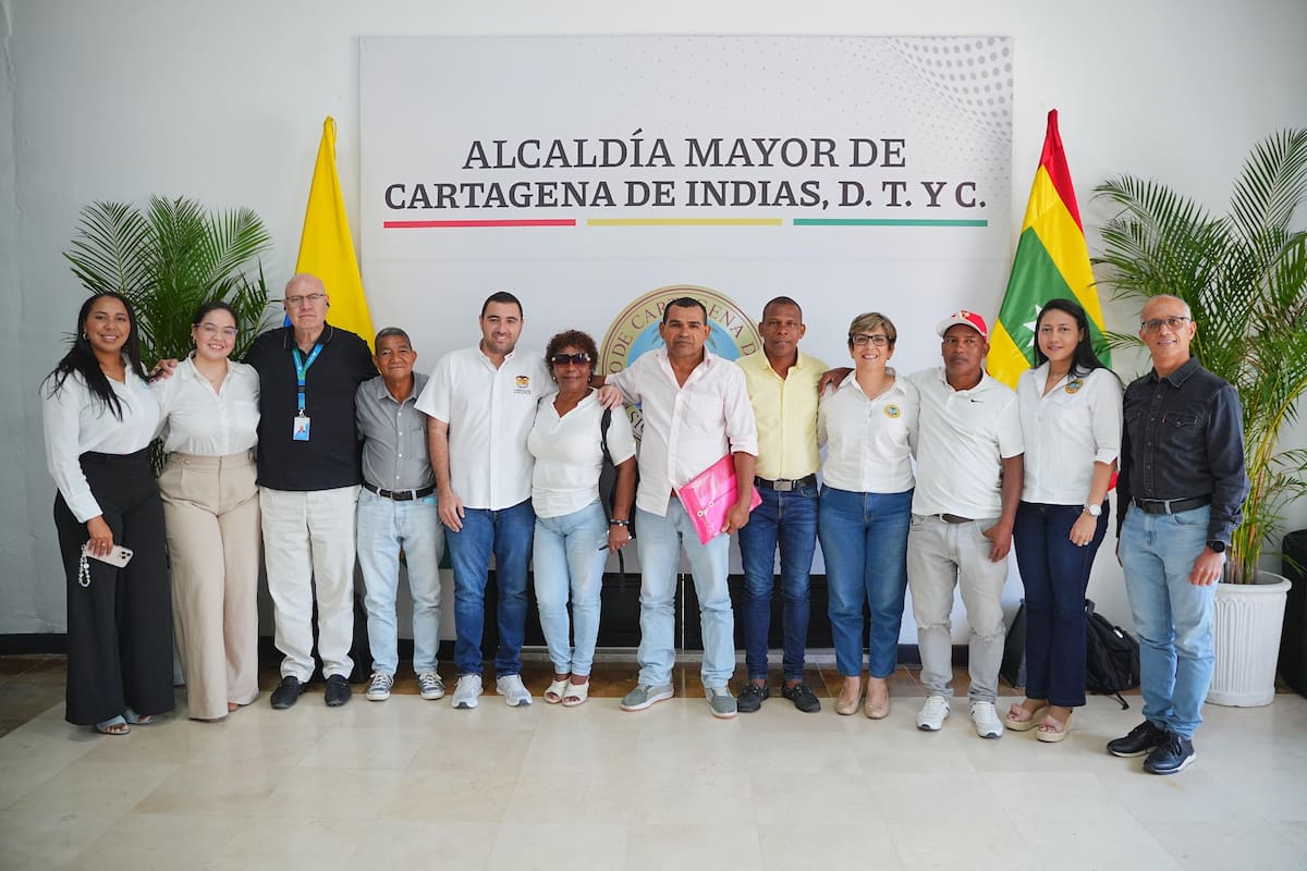 El gobernador Yamil Arana se reunió con los líderes de las comunidades de Bayunca y Pontezuela. // Foto: cortesía
