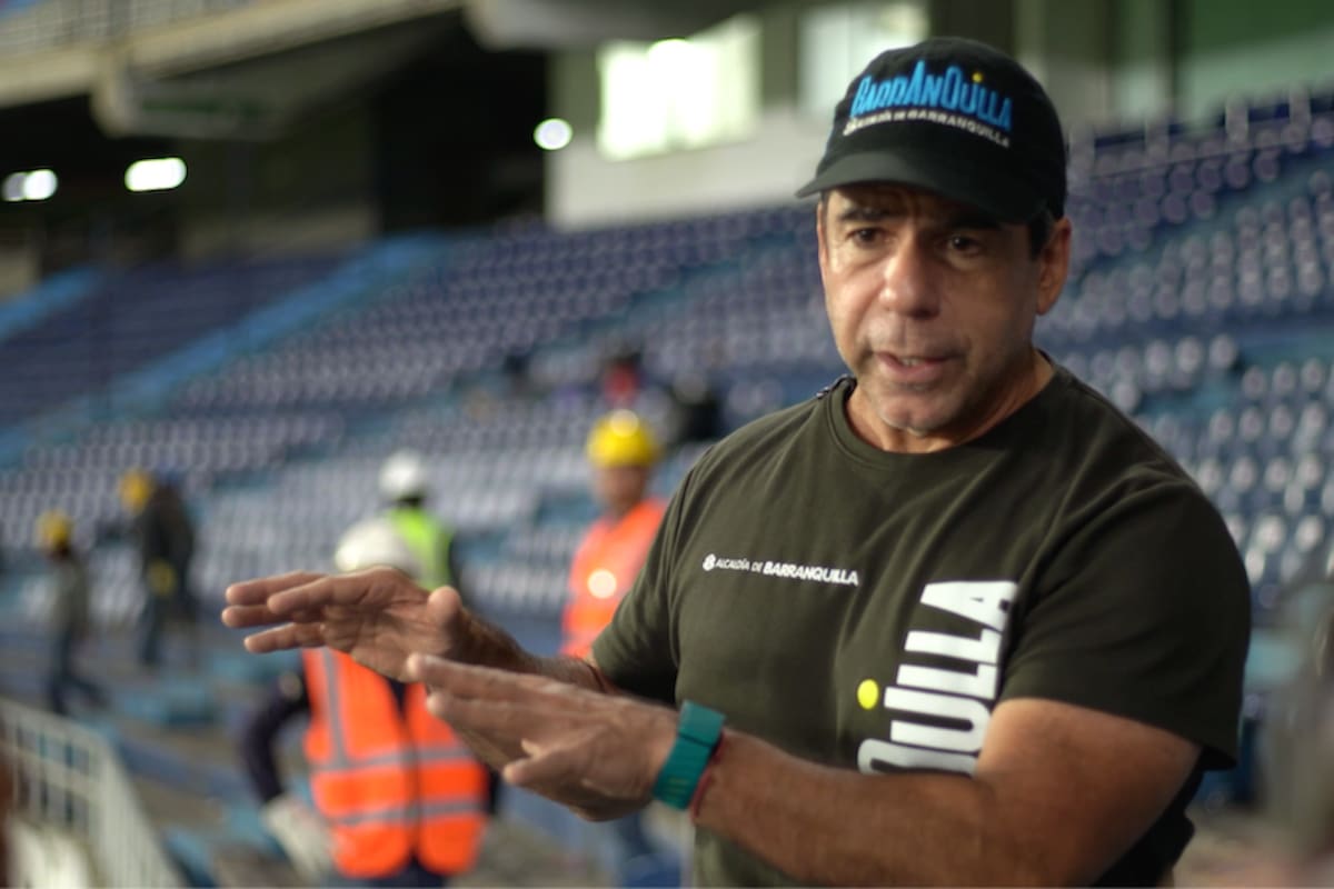 “Cancha del ‘Metro’ baja 4 metros y las gradas al borde de la cancha”: Char