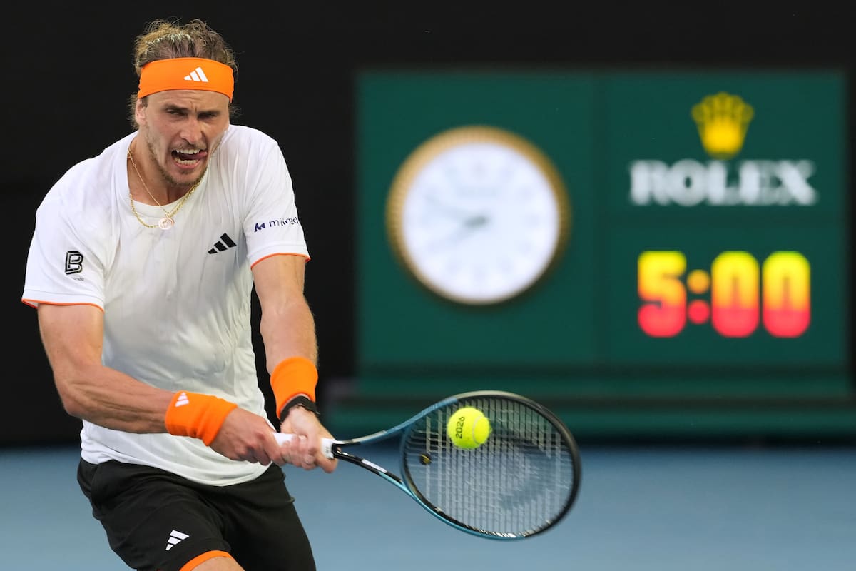 Alexander Zverev cedió dos sets ante Carlos Alcaraz. //Foto, AP: Aaron Favila