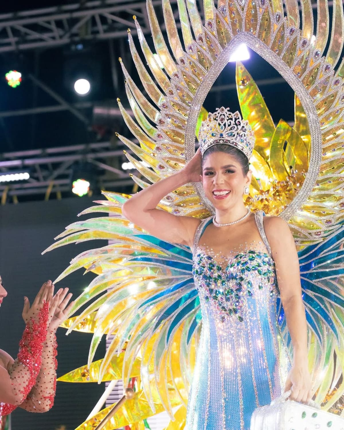 Alexsandra Estarita es la reina del Carnaval de la 44. //Foto: redes sociales.