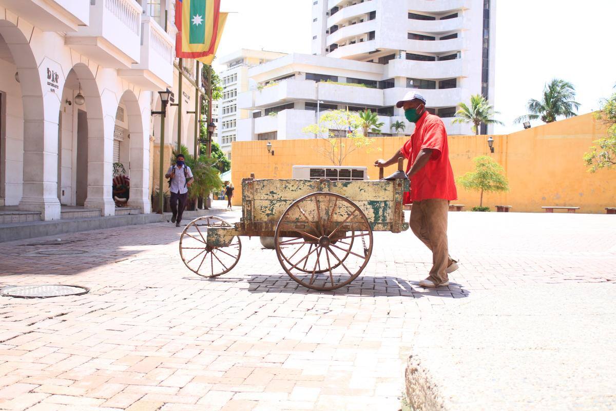 Preparan plan para vendedores estacionarios del Centro Histórico