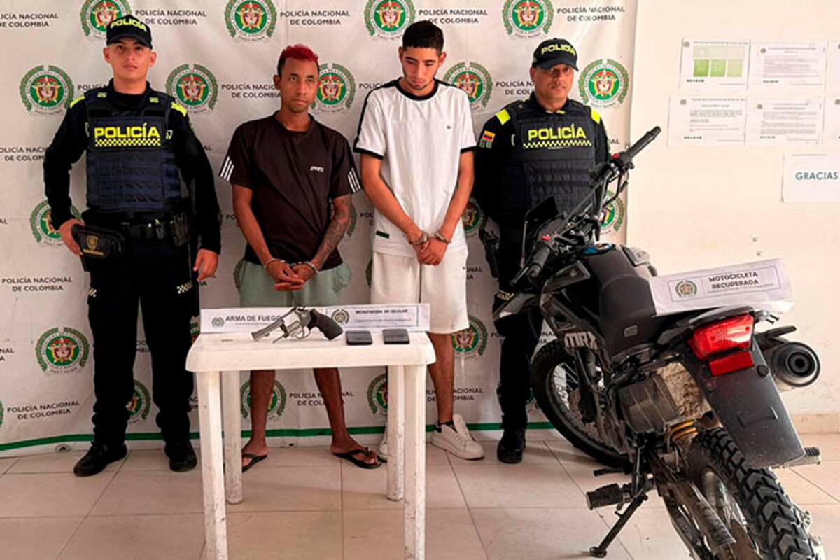 Capturaron a alias ‘el Paisa’ y ‘el Negro’ con una moto robada y un revólver