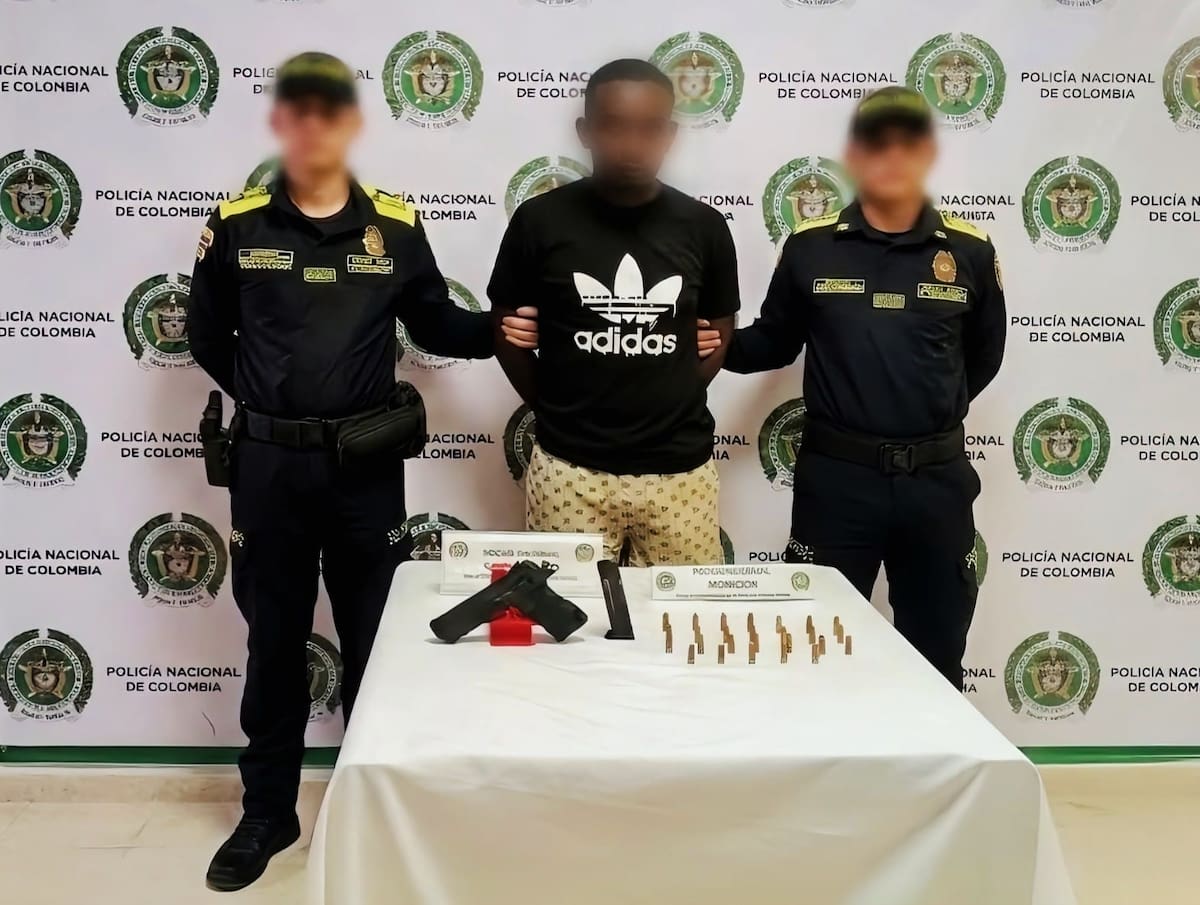 Alias 'Palenque', capturado por un sicariato en el barrio Nelson Arango. // Foto: Policía Metropolitana de Cartagena