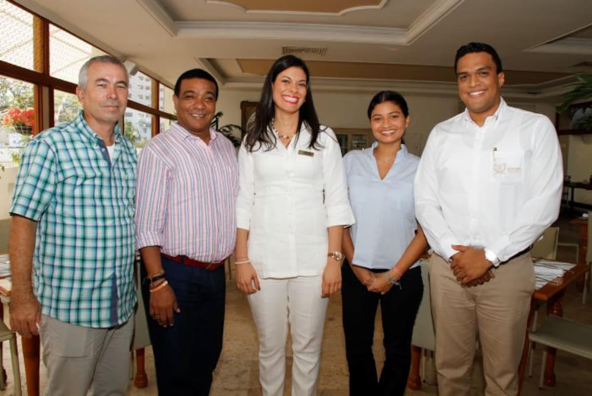 Pedro Torres, Léster González, Karina García, Julia Jiménez y Fabián Cardozo. MARUJA PARRA