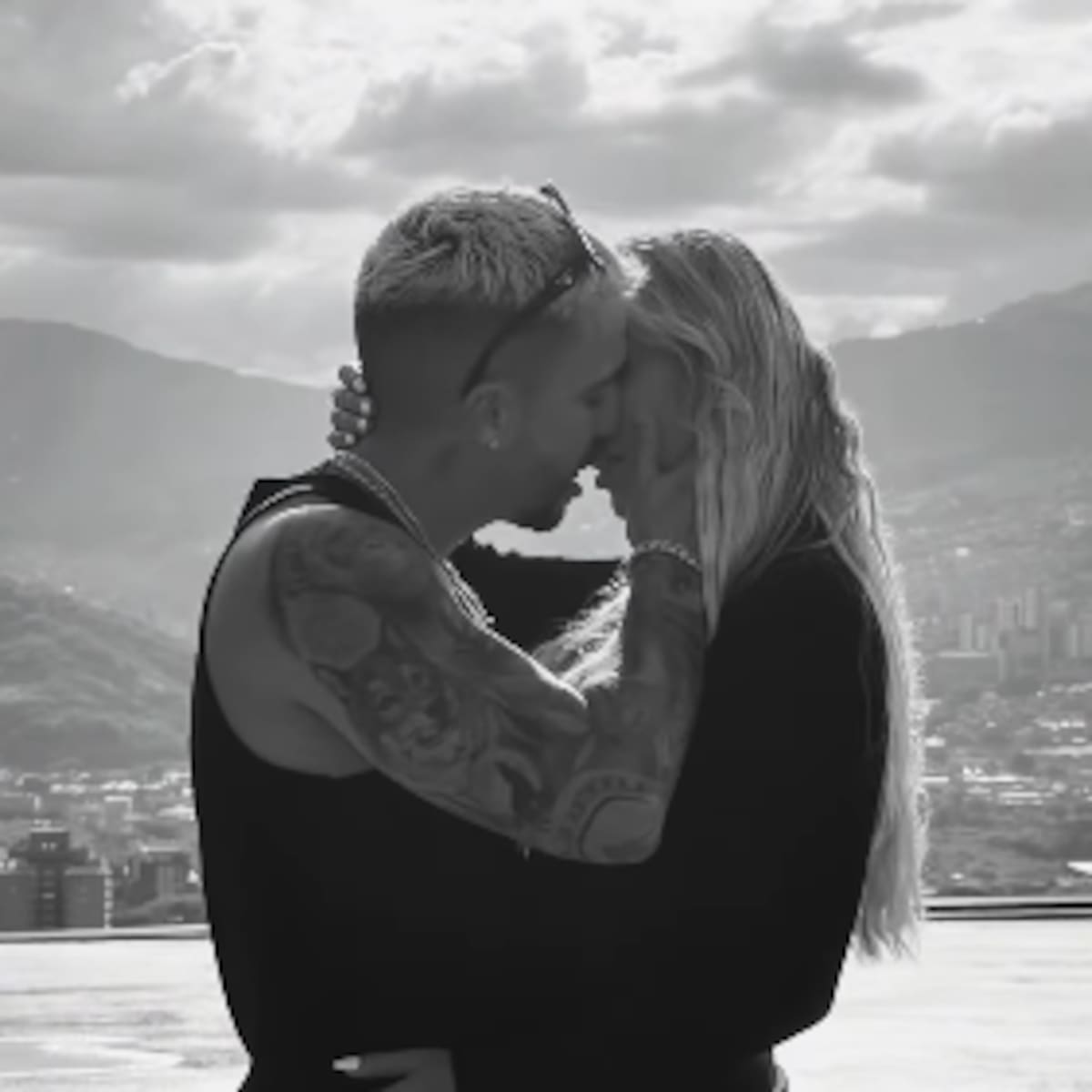 Altafulla y Yuli Ruiz aparecen dándose un beso nuevamente en redes. //Foto: IG @altafulla.