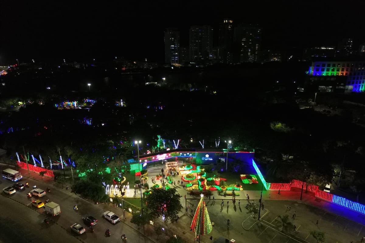 Encienden alumbrado navideño del Parque Espíritu del Manglar