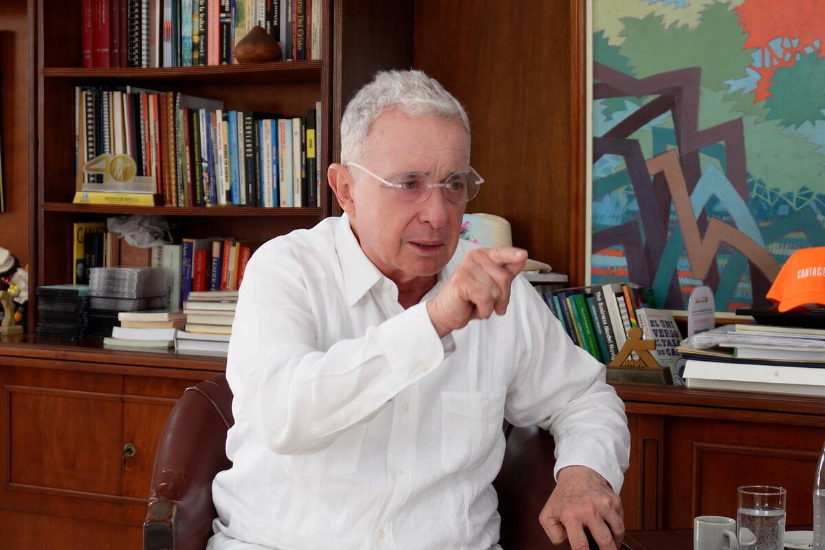 Uribe: ‘Cepeda quiere quitar el ahorro pensional a los trabajadores’