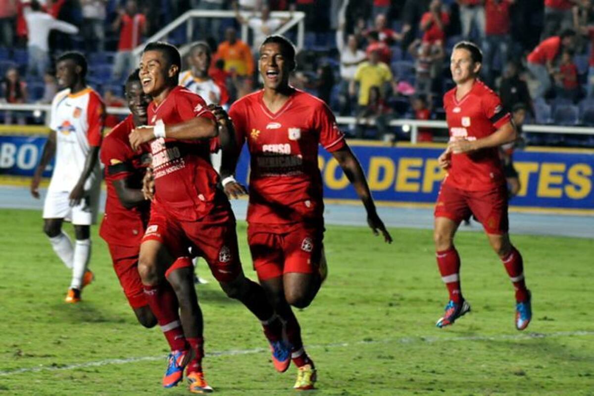 Con más ganas que fútbol América derrotó 2-1 al Universitario de Popayán en la tercera fecha del cuadrangular B y revivió su opción de llegar a la final COLPRENSA