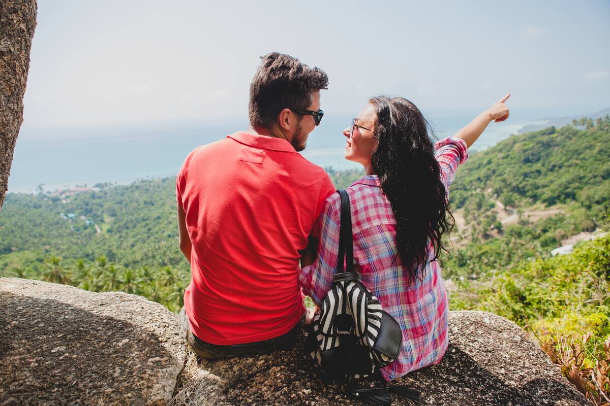 Descubre nuevos destinos en este día de Amor y Amistad // Freepik.