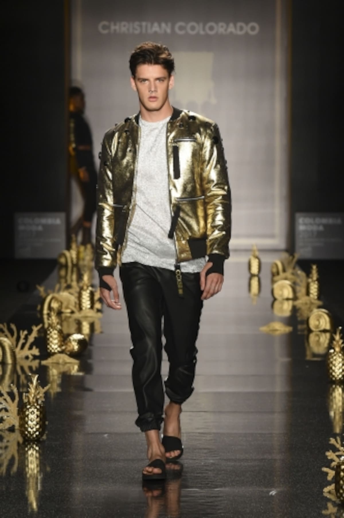Pasarela del diseñador Christian Colorado. CORTESÍA
