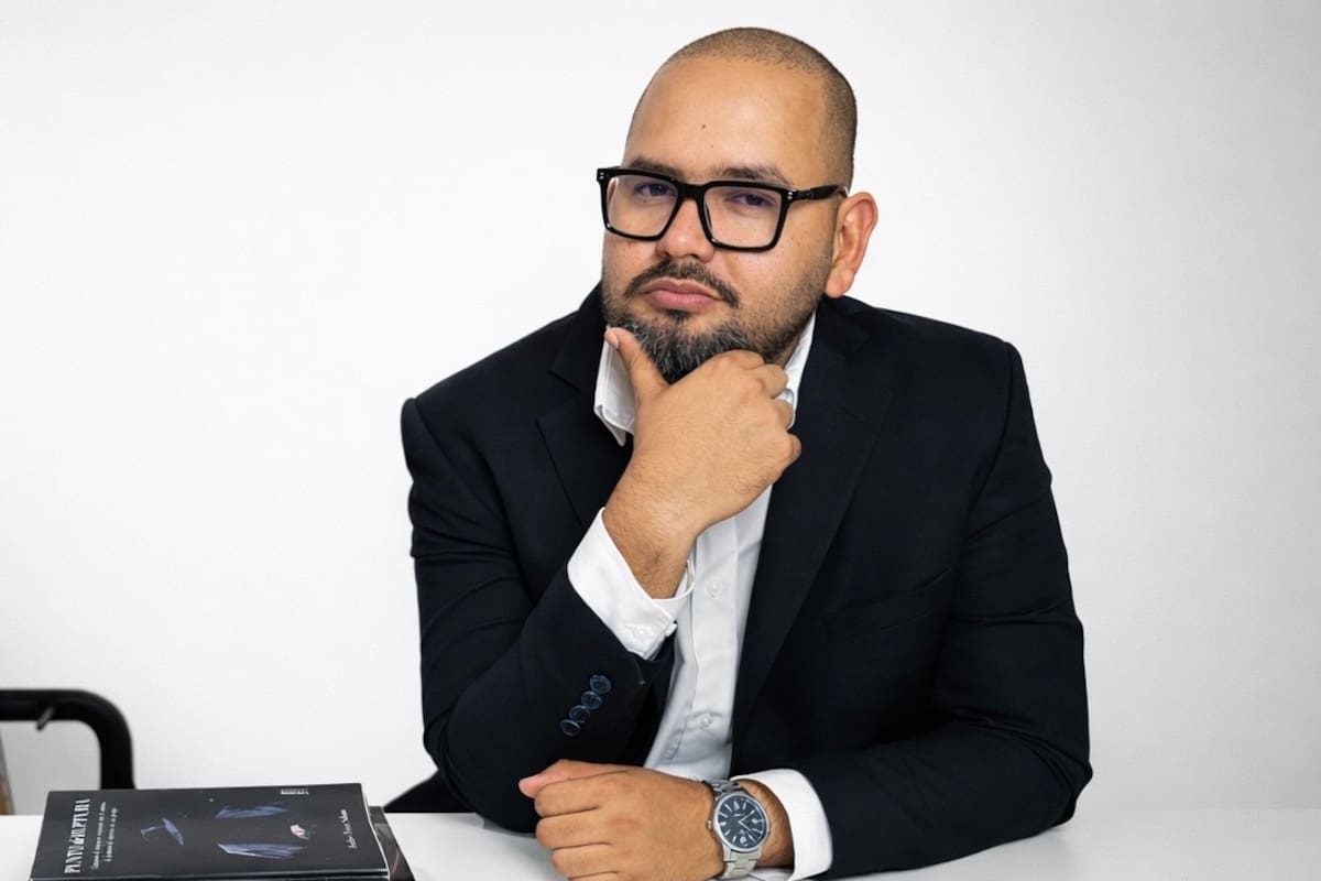 Andrés Pérez Solano presentó en Cartagena su novela ‘Punto de ruptura’