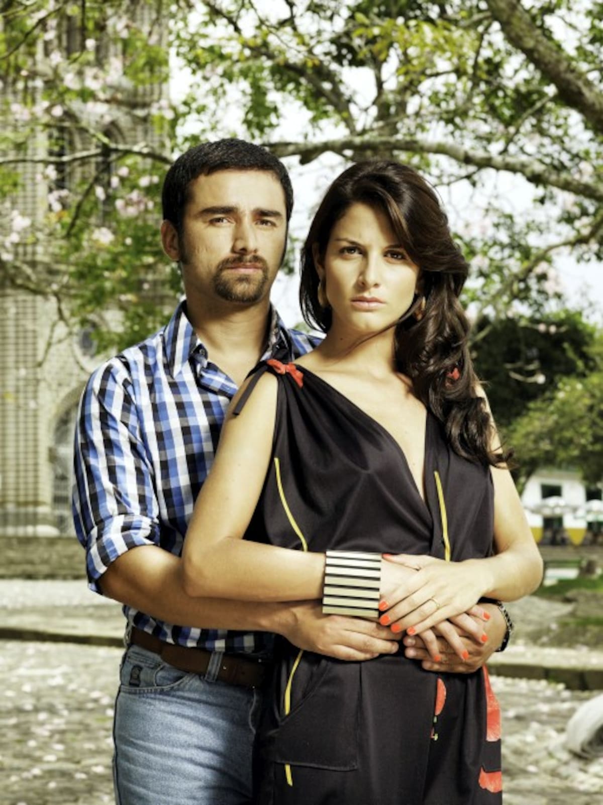 Andrés Toro con Natalia Jeréz, que también hace parte del elenco de la serie basada en la novela de Germán Catstro Caycedo, “La bruja”.