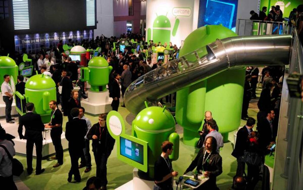"De cara al futuro, el mercado de teléfonos inteligentes en la República Popular China seguirá impulsado por el segmento de los dispositivos de menos de 200 dólares equipados con el (sistema operativo de Google) Android", dijo Wong Teck-Zhung, analista senior de IDC. AP MANU FERNANDEZ