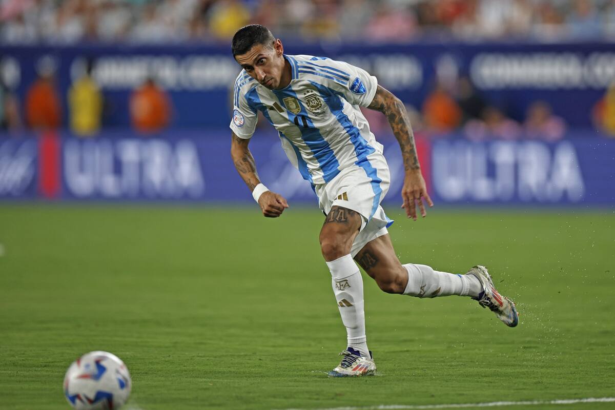 Ángel Di María, en su penúltimo partido con la Selección de Argentina. //EFE