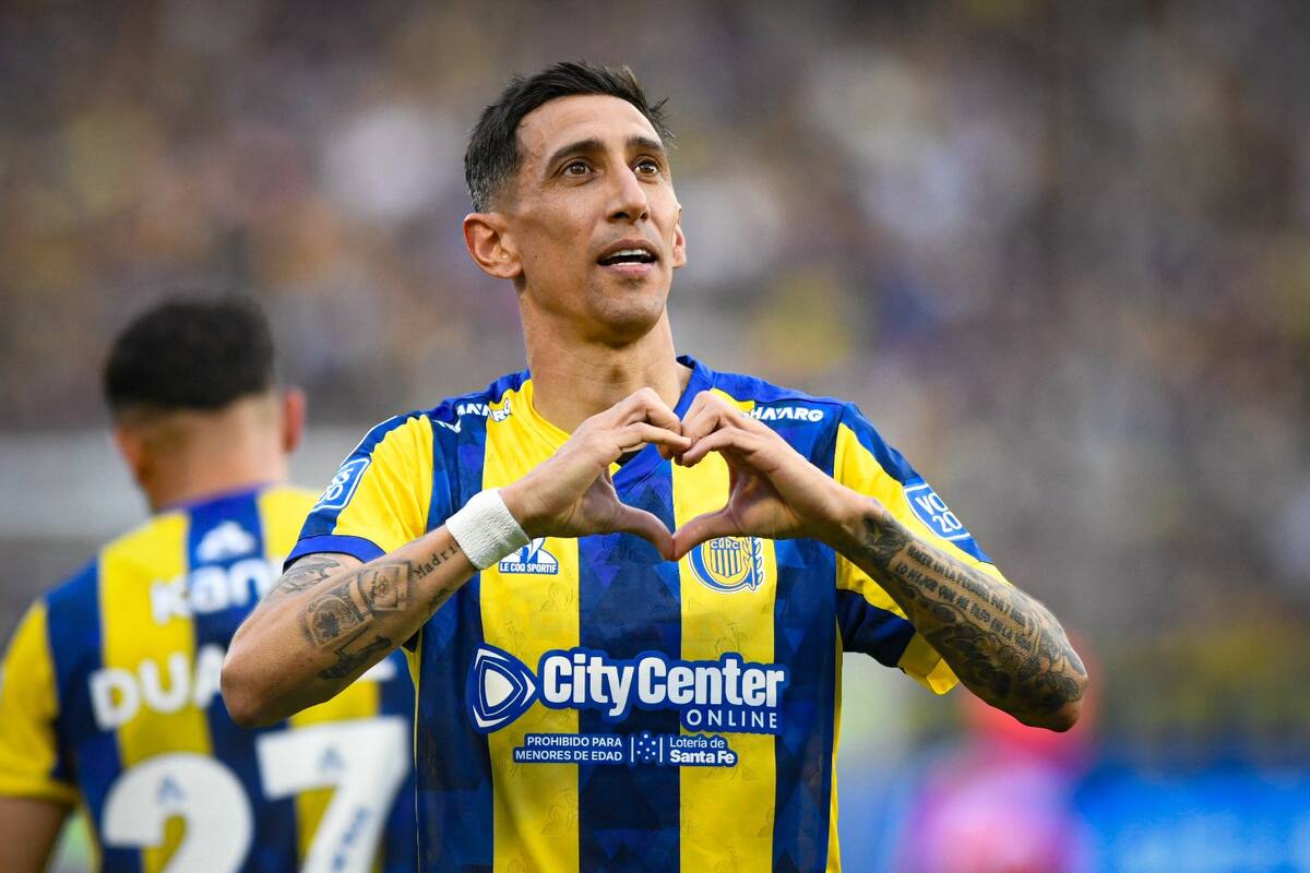 Golazo olímpico de Ángel Di María en el partido entre Rosario Central y Boca