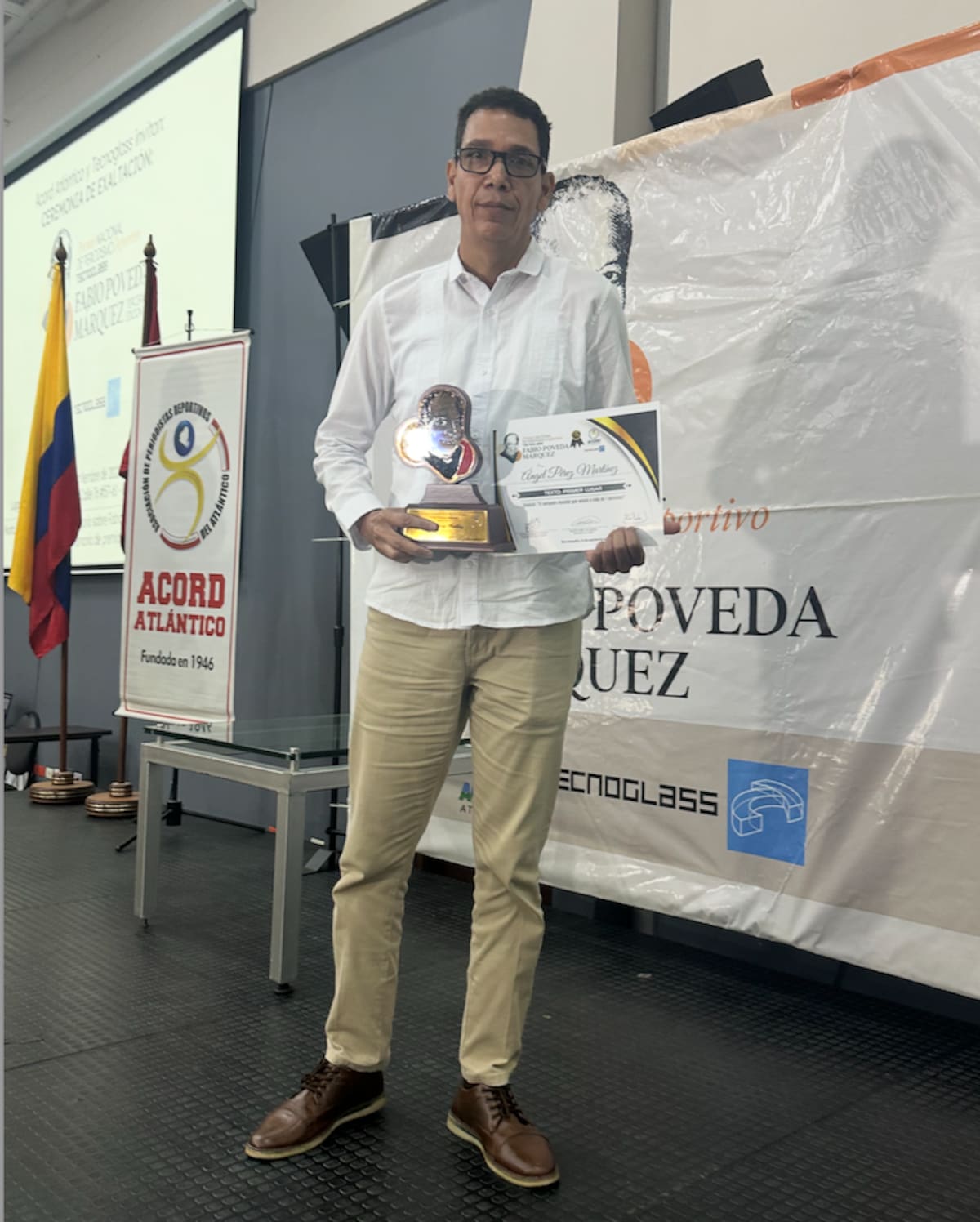 Ángel Pérez, de la página virtual Korraleja.com, de Sincelejo, ganó el premio en la categoría Mejor Texto.//Juan M. Cantillo- El Universal.