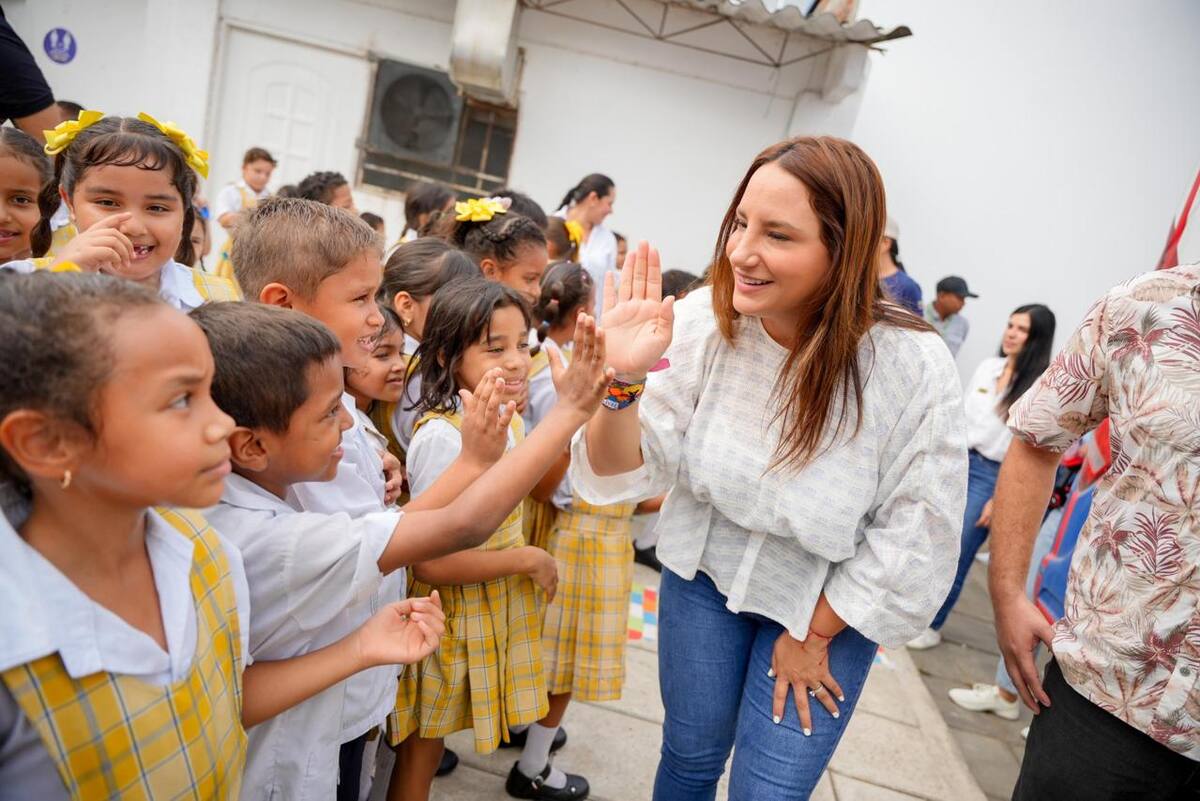 La Primera Gestora, Angélica Salas, lideró las actividades del Mes del Niño, llevando alegría y diversión a miles de pequeños del departamento.