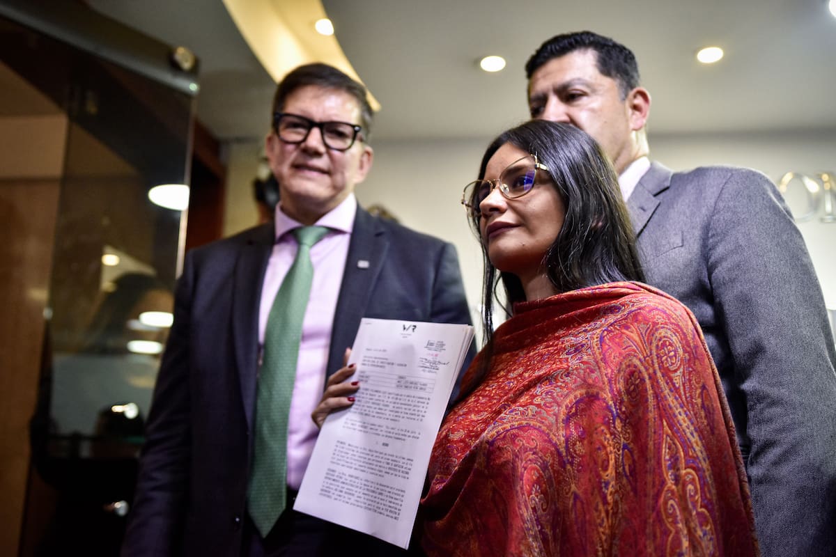 Abogado de Petro presenta denuncia contra Angie Rodríguez por sus señalamientos