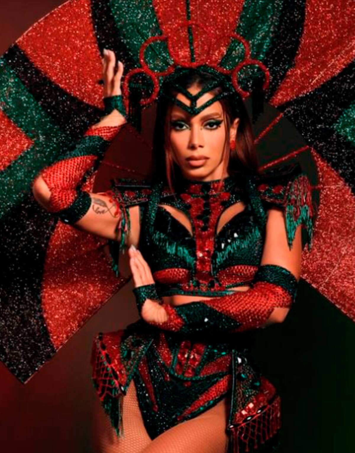 Además de portugués, Anitta habla español, inglés e italiano, lo que le ha permitido expandir su carrera a nivel internacional. //Foto: tomada de internet.