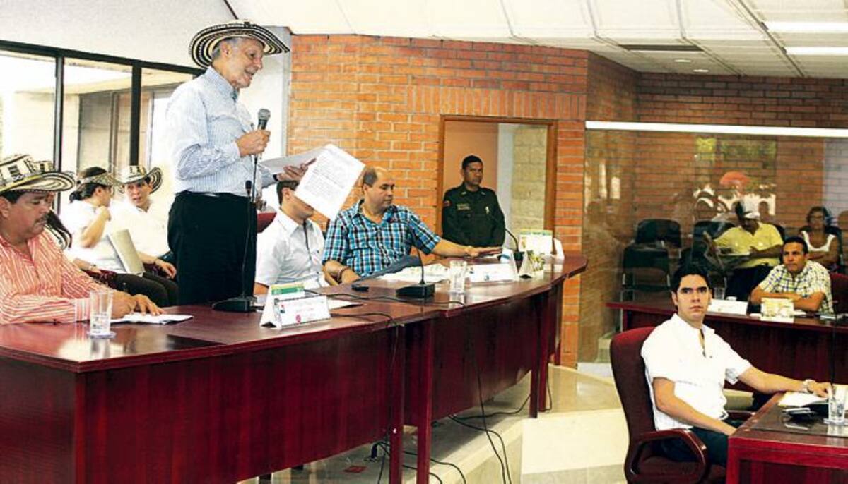 El gobernador de Sucre, Julio Guerra Tulena, instaló el periodo de sesiones ordinarias de la Asamblea. MANUEL SANTIAGO PÉREZ/EL UNIVERSAL/