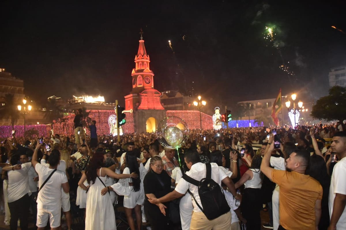 Año Nuevo desde la Torre del Reloj en Cartagena. // Javier García - El Universal
