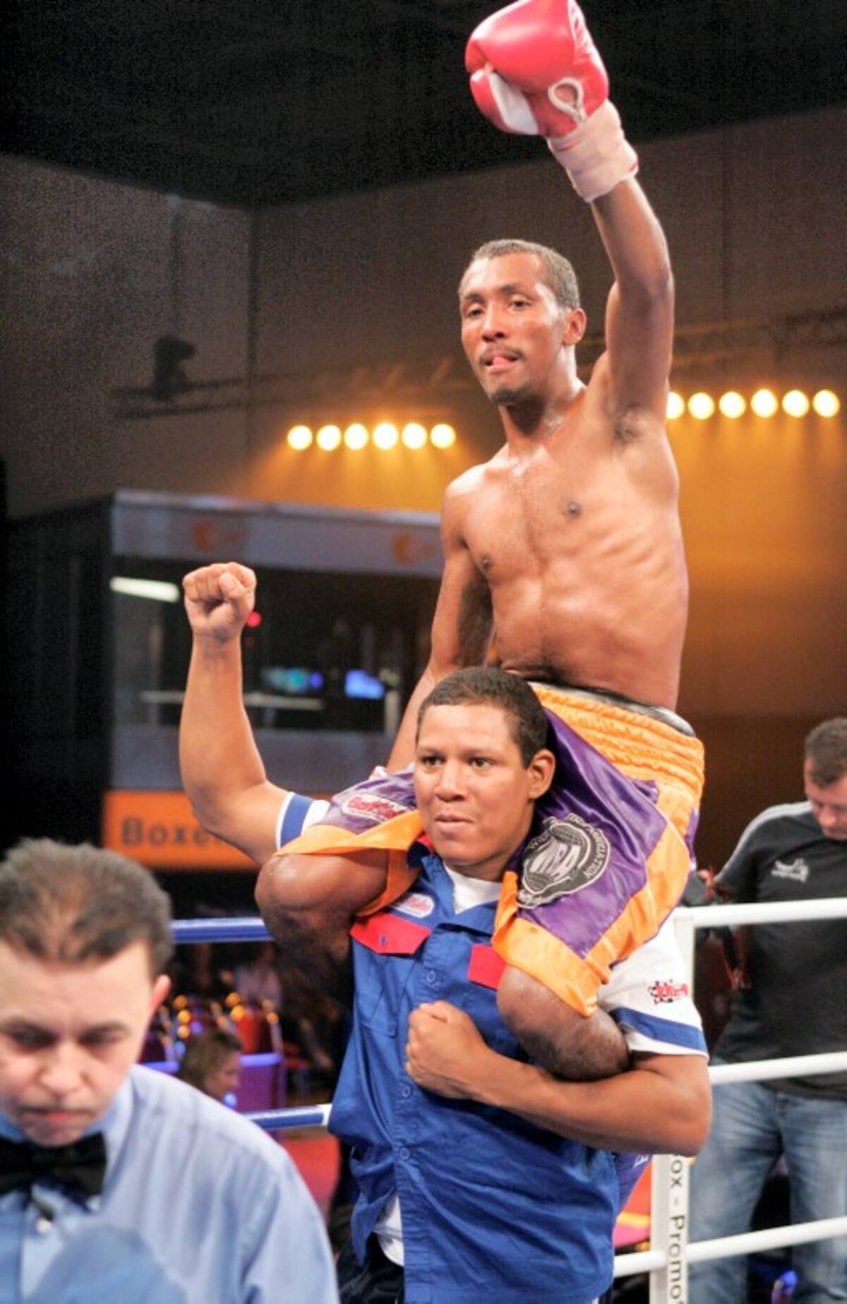 Anselmo Moreno defenderá por octava ocasión su título mundial gallo de la AMB ante el venezolano Lorenzo Parra. AP