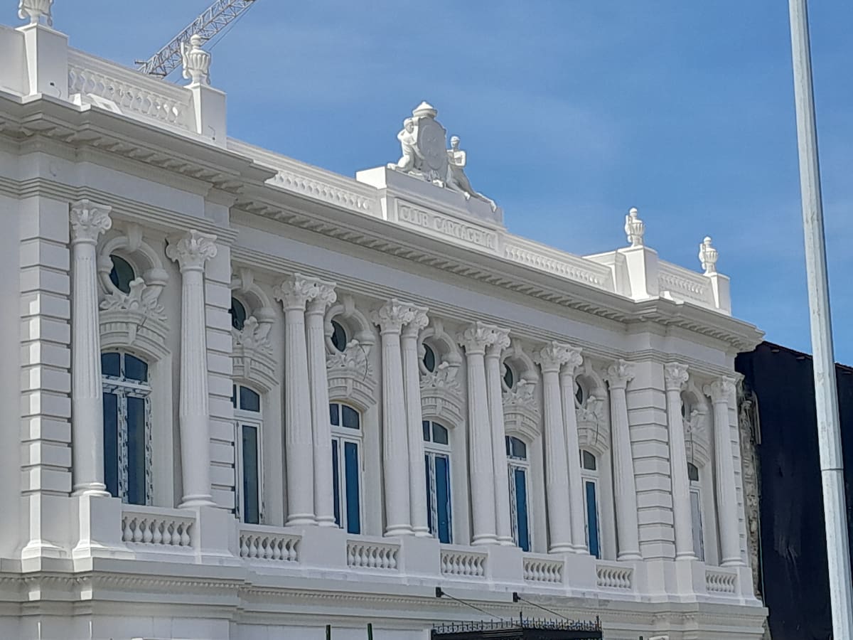 La restauración del antiguo Club Cartagena, que data de 1925, es una de las bondades del proyecto hotelero San Francisco. La emblemática edificación patrimonial será el lobby de un nuevo hotel - // HFA - EU.