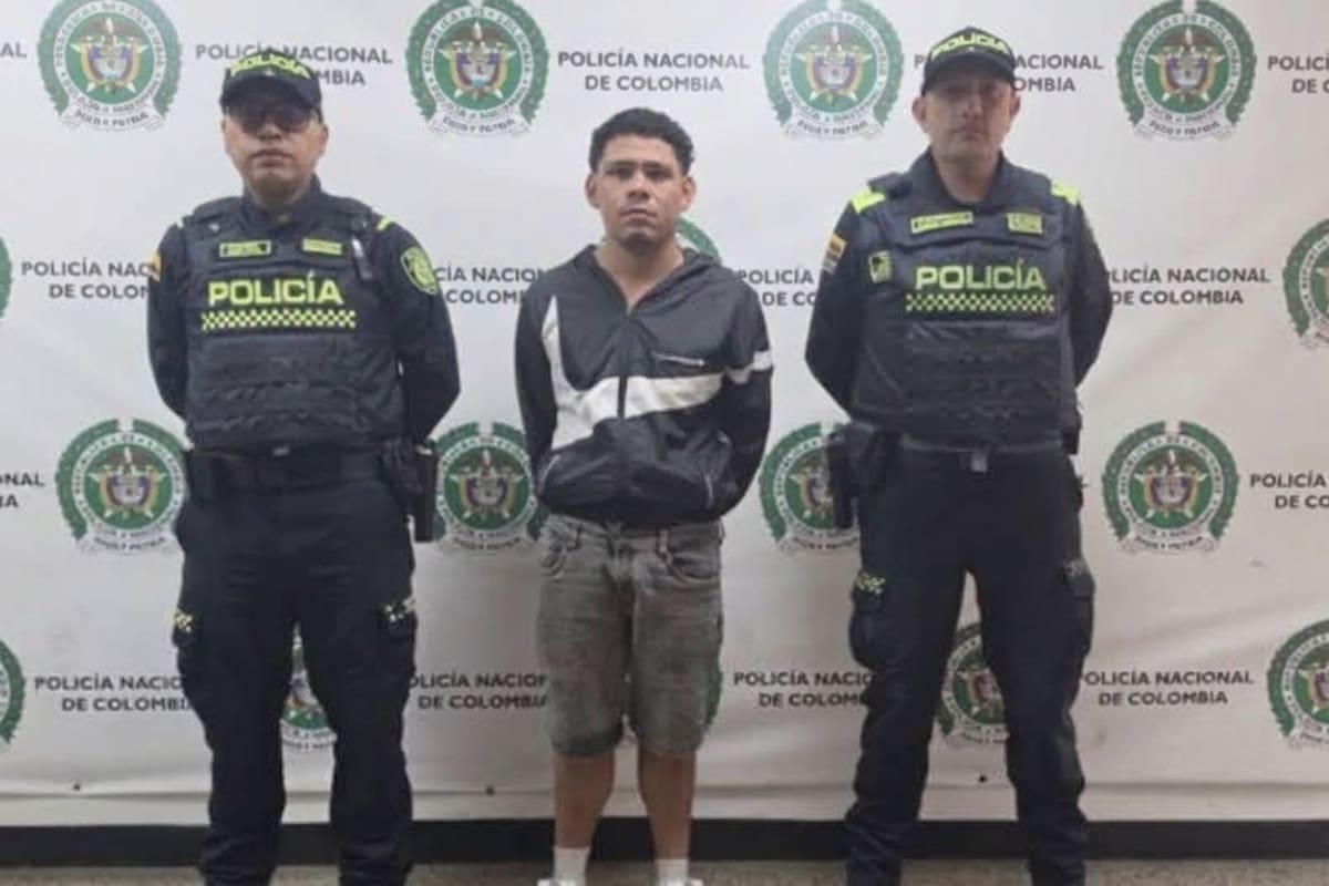 Hombre atacó a su expareja tras intentar revisar con quién hablaba: va preso