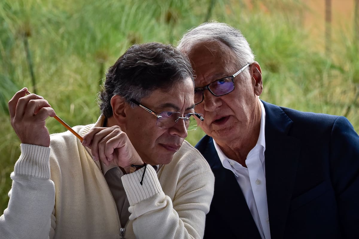 Procuraduría pide investigar a exfuncionarios de Petro por 3 EPS: ¿quiénes son?