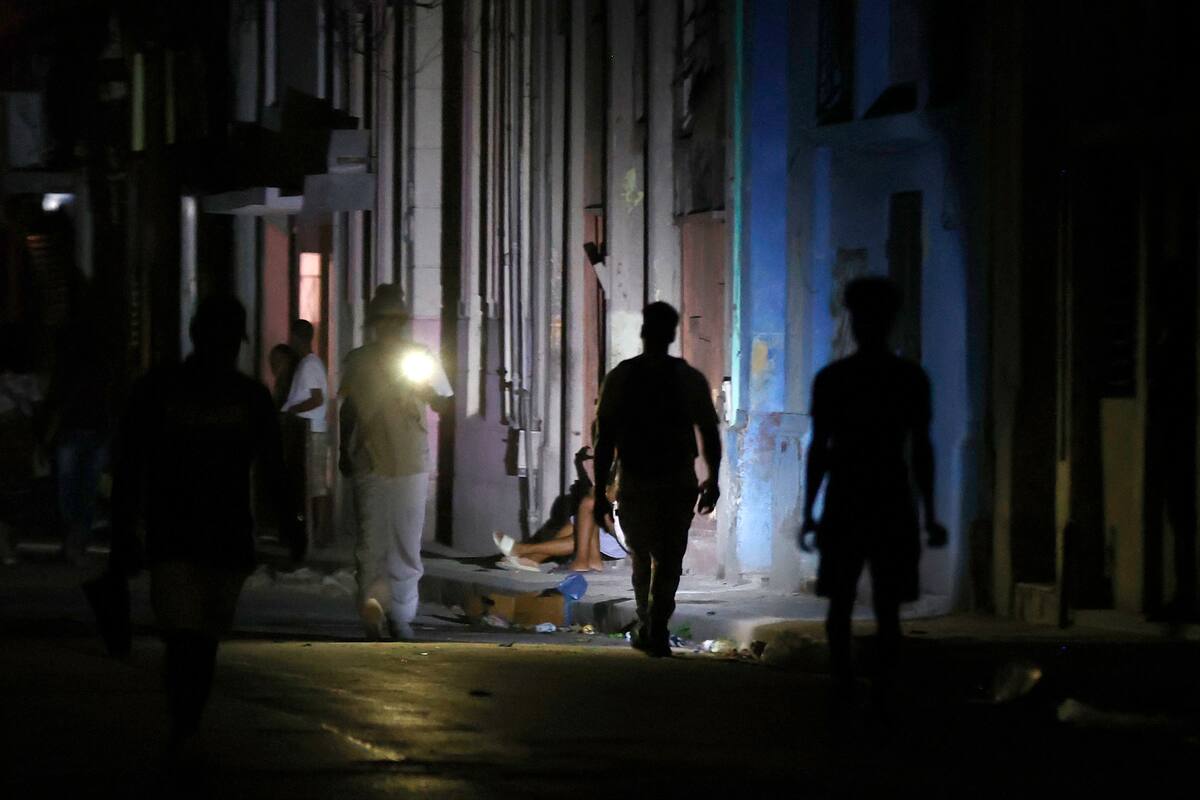 Cuba sufre apagón total tras colapso del sistema eléctrico