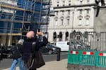 Así es la misteriosa estatua que apareció en pleno centro de Londres: el autor apareció