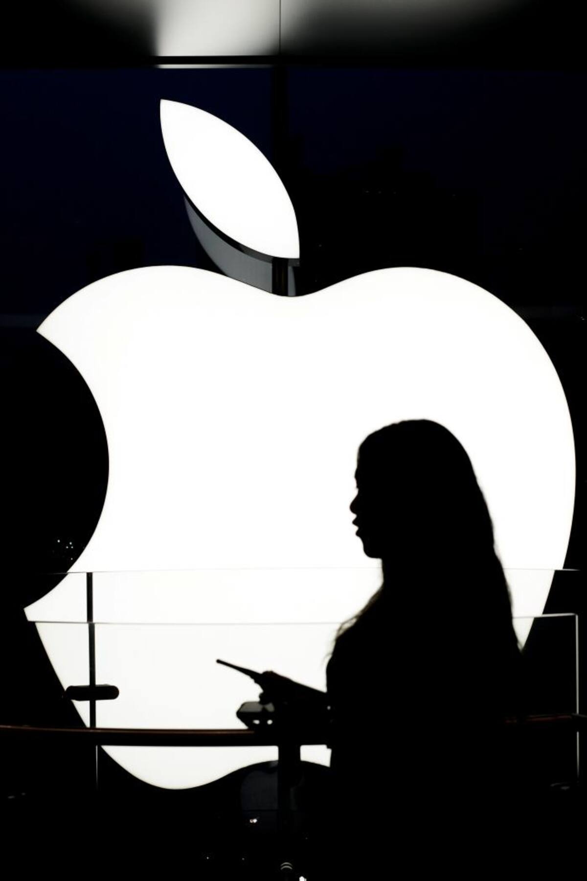 Apple supera los 50 mil millones de descargas de su App Store. AFP