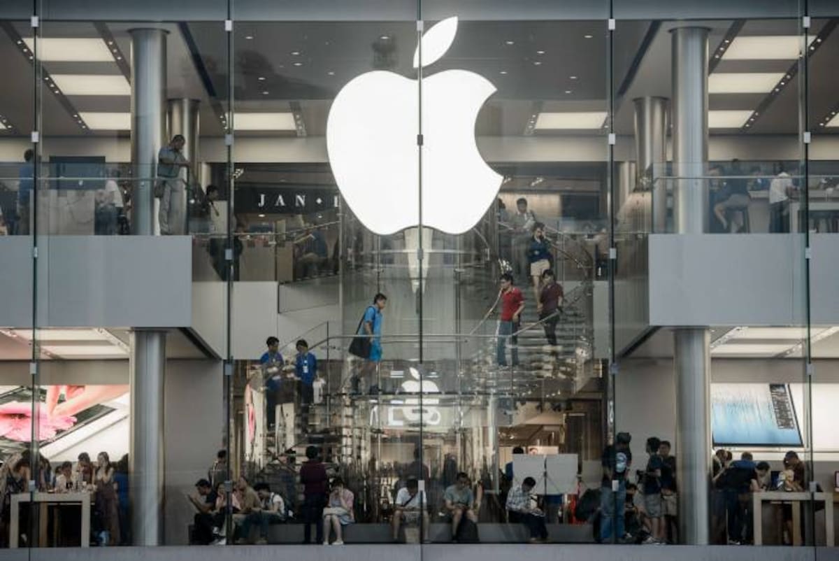 "Lanzamos un llamamiento a la huelga a los cerca de 1.500 trabajadores y les pedimos que se congreguen ante las tiendas Apple el viernes a las 08H00 hora de lanzamiento del nuevo smartphone de la marca" AFP PHILIPPE LOPEZ