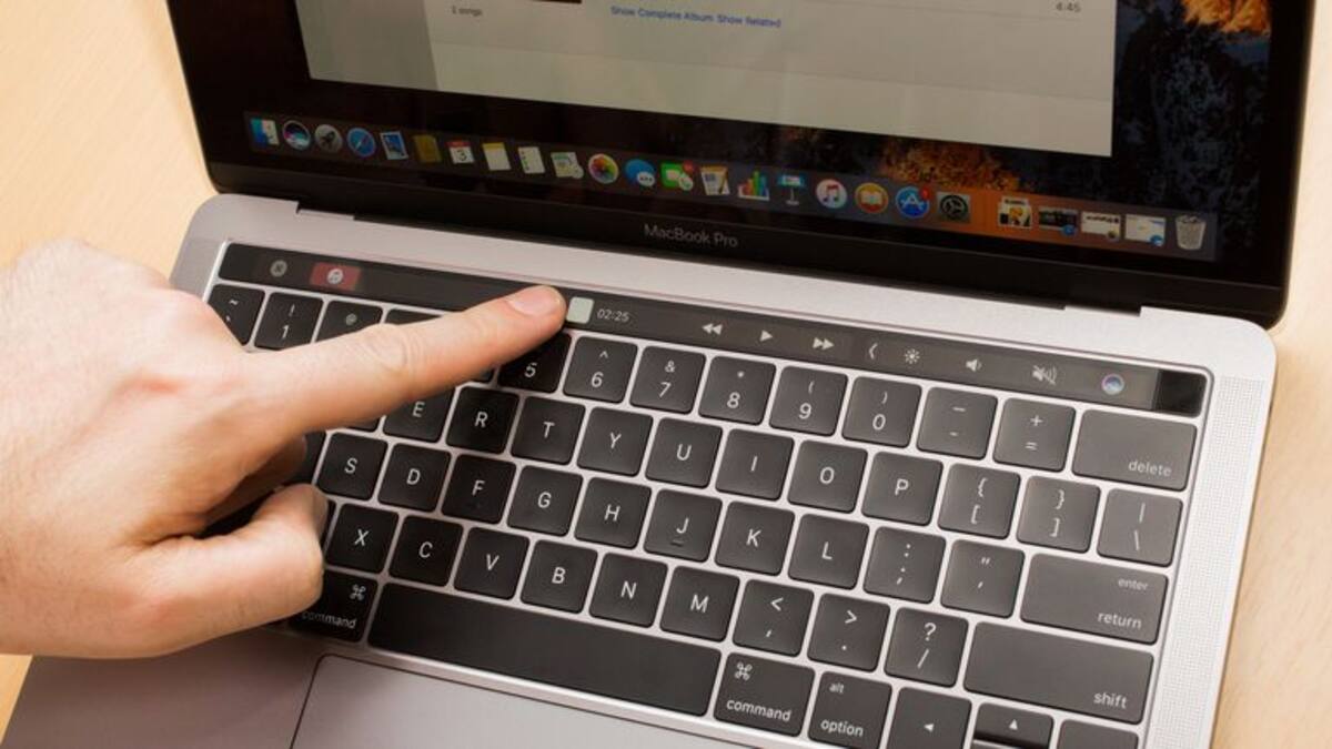 MacBook Pro cuenta con una barra táctil. Cortesía