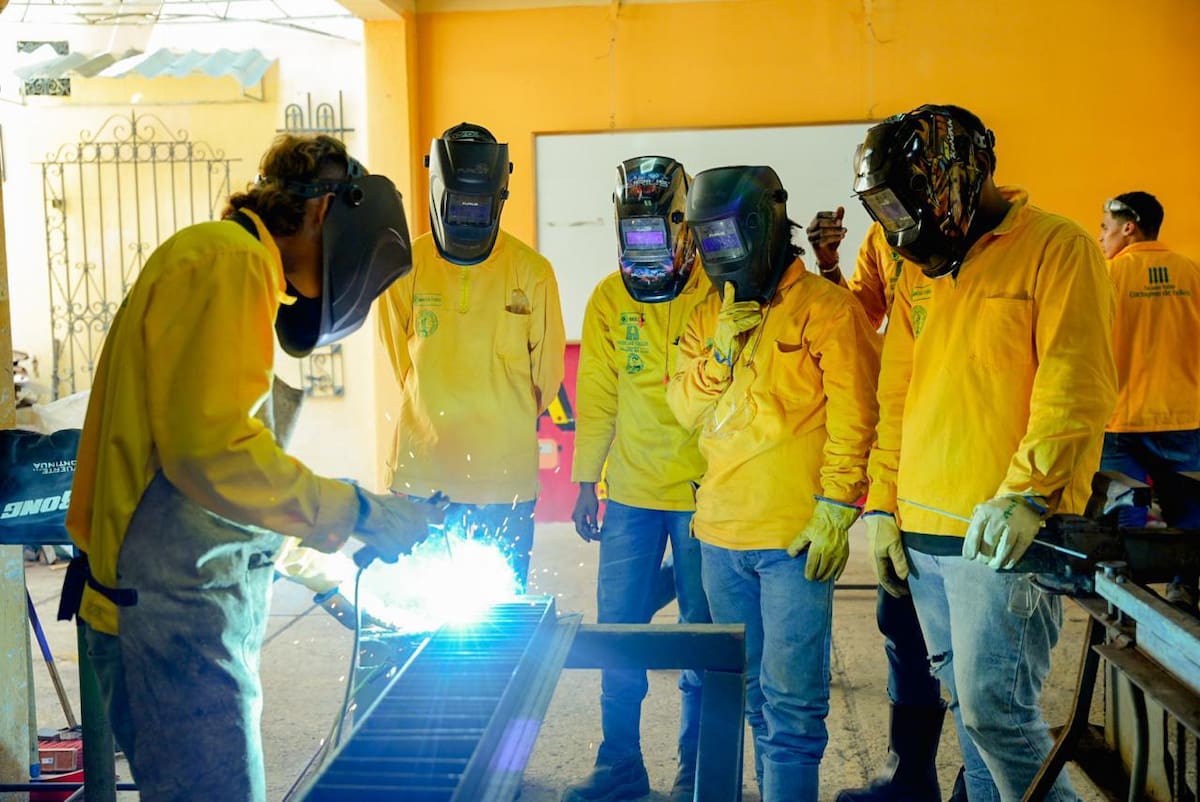 Aprendices de la Escuela Taller Cartagena de Indias. // Foto: Cortesía Etcar