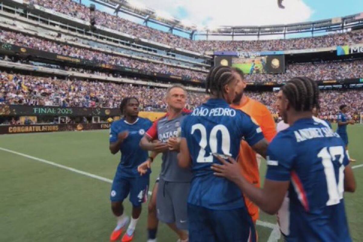 Video: Luis Enrique agredió a jugador del Chelsea al final del partido