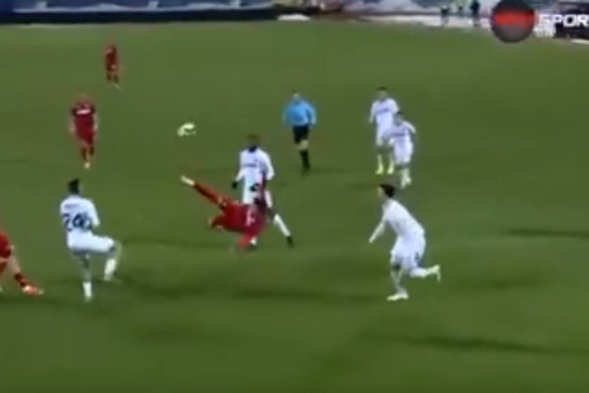 Video: un jugador colombiano acaba de marcar el gol del año