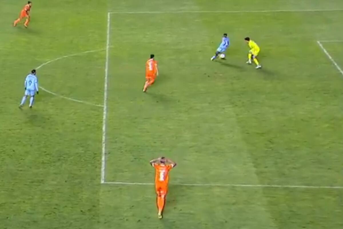 Video: el arquero se durmió, el gol que generó risas en la Libertadores