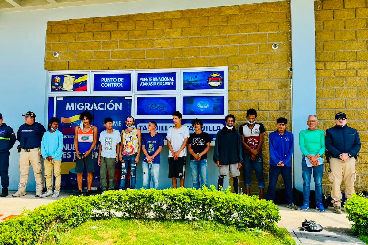 Expulsan del país a 11 extranjeros señalados de cometer múltiples delitos