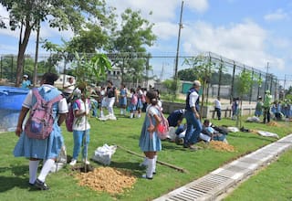 ¡Buena esa! EPA regala 50 nuevos árboles a la Institución Educativa San Felipe Neri