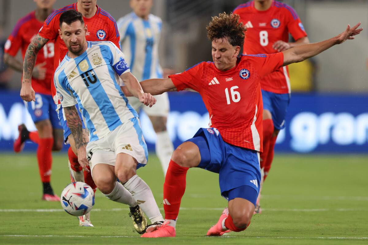 Sobre el final del partido, Argentina derrotó a Chile por Copa América